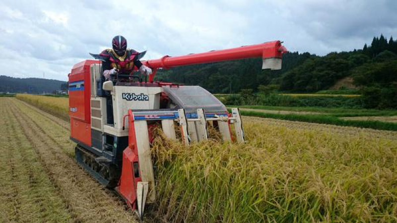 Illustration for article titled In Japan, There's a Superhero Who...Plants Rice